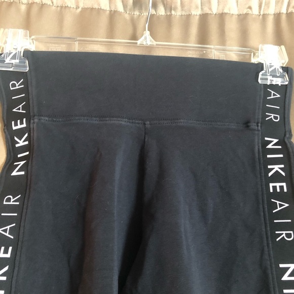 Nike Air Athletic Workout Shorts - Picture 4 of 10